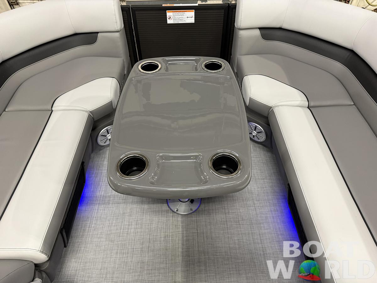 2026 Princecraft Vectra 23 RL Dinette Swingback Pontoon