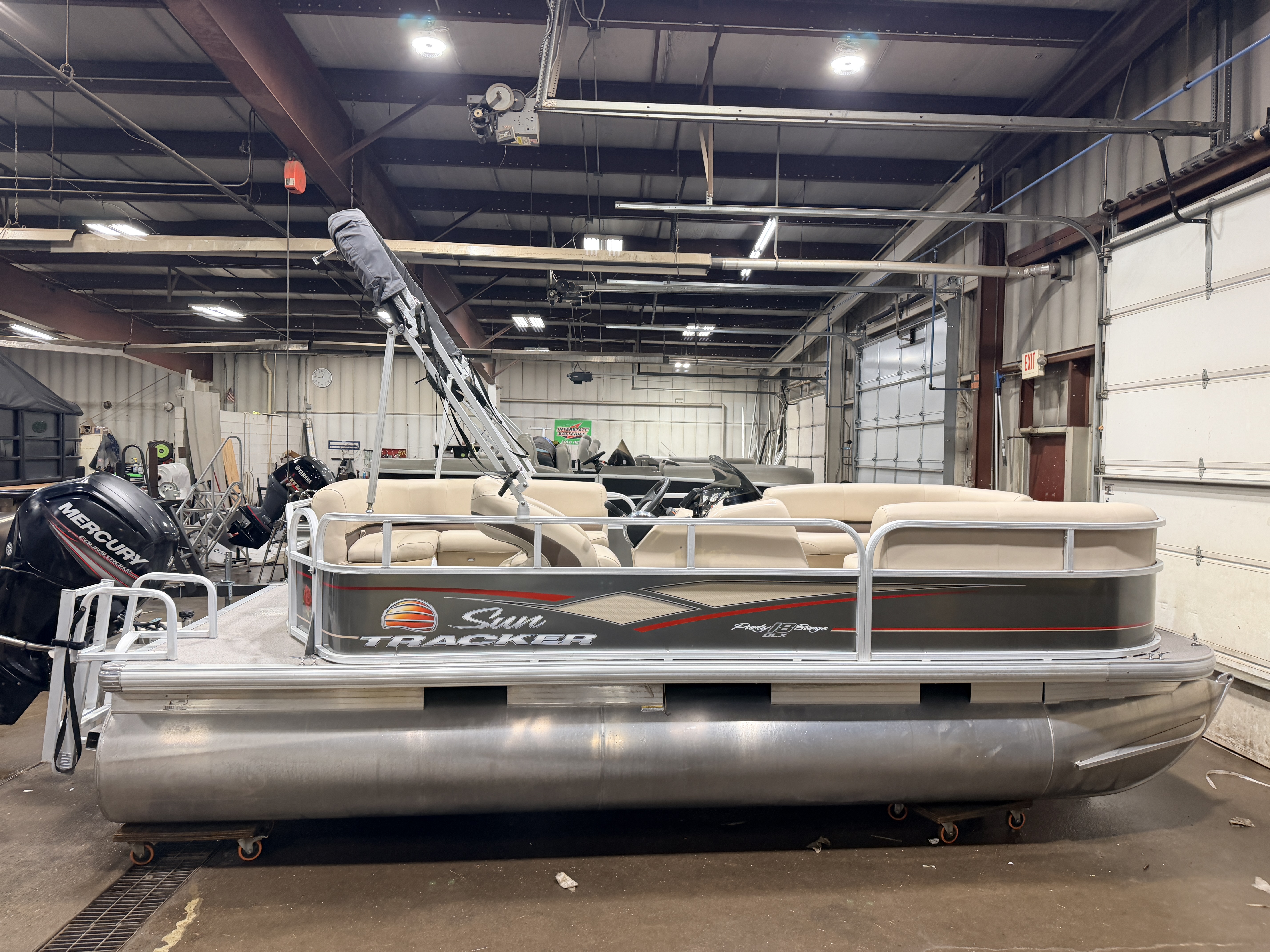 Used 2019 Sun Tracker Party Barge 18 DLX & 75HP Mercury 4Stroke -$21,995