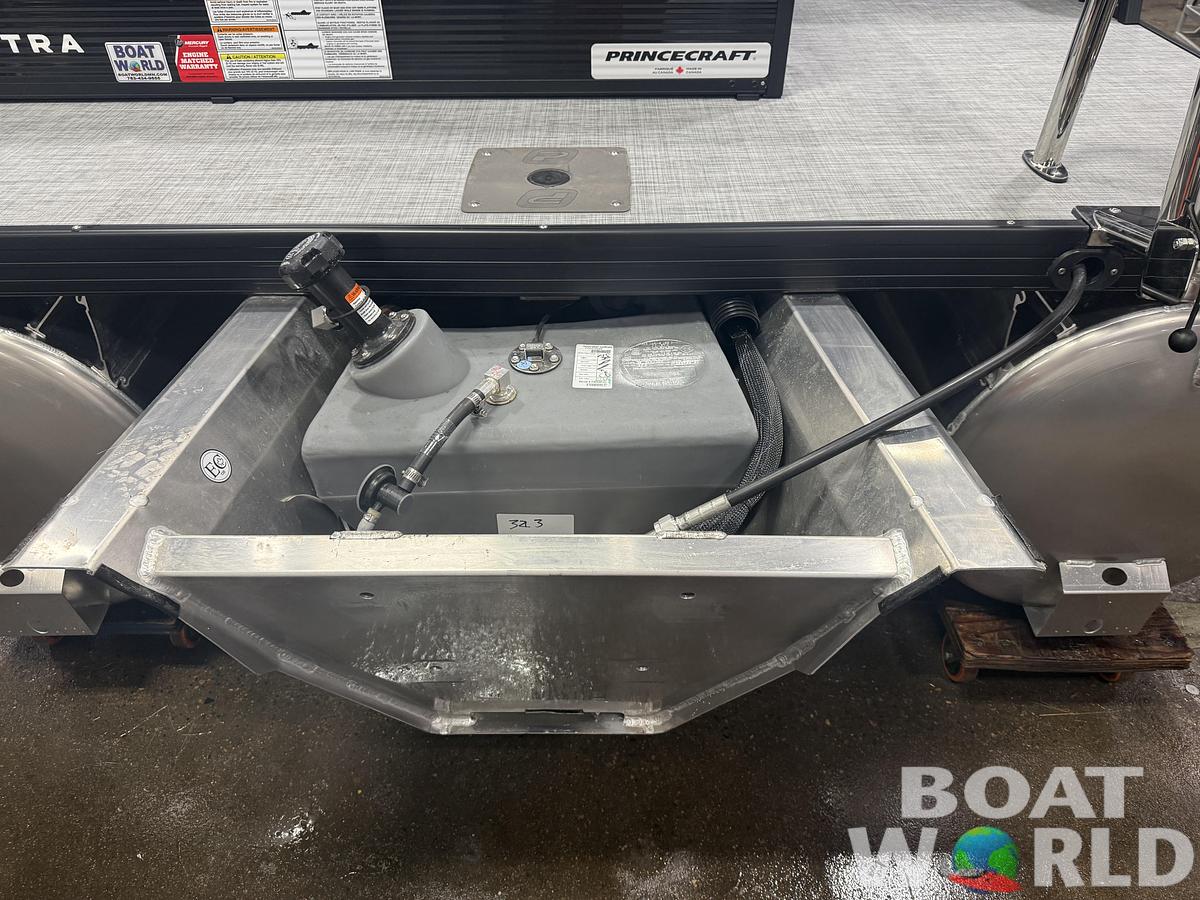 2026 Princecraft Vectra 23 RL Swingback Lounge Pontoon