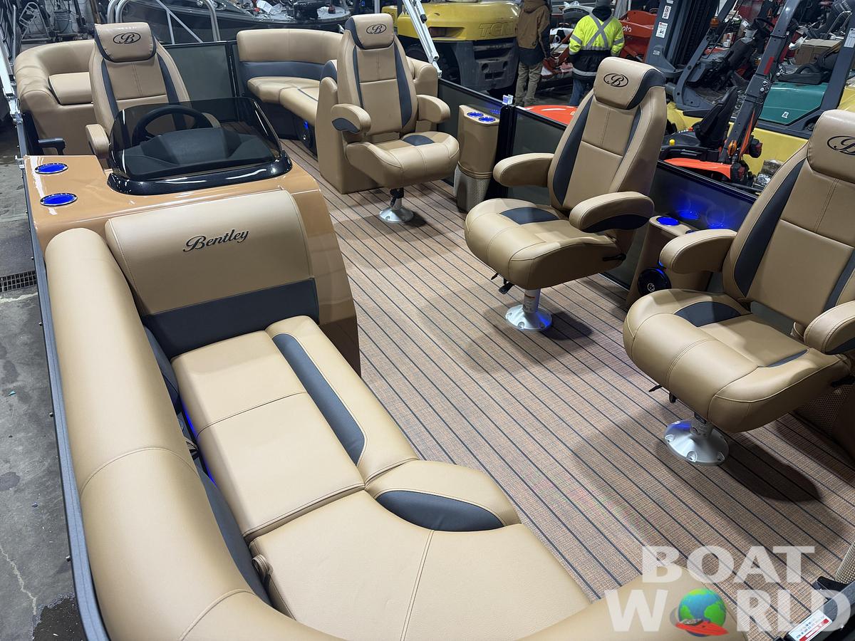 2026 Bentley Pontoons Legacy 220 Navigator DL Quad Lounge 