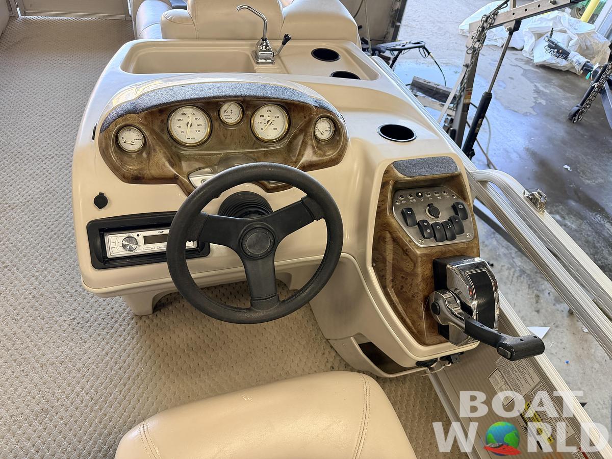 Used 2007 Princecraft  20 Versailles Pontoon & 60HP Mercury 4Stroke - $14,995