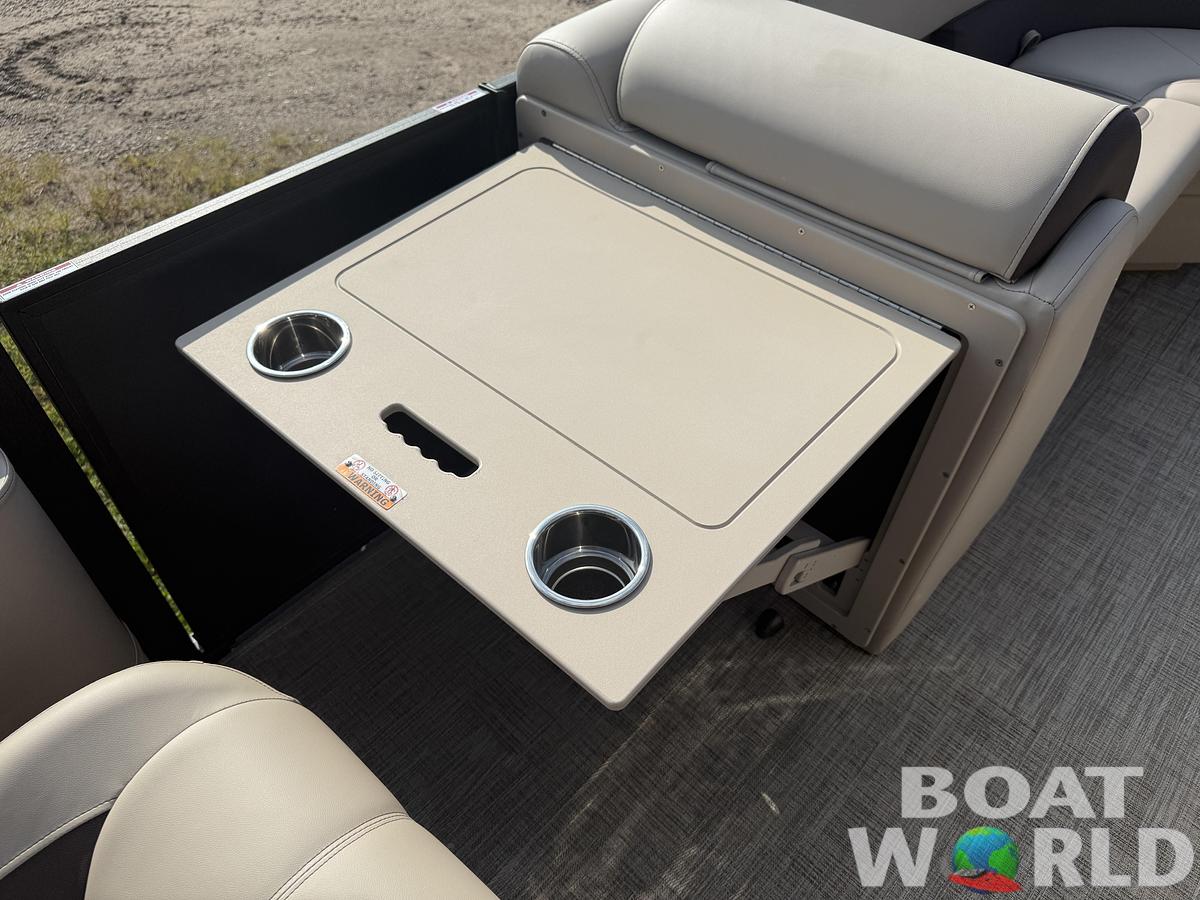 2026 Bentley Pontoons Legacy 220 Swingback & Honda 4-Stroke EFI