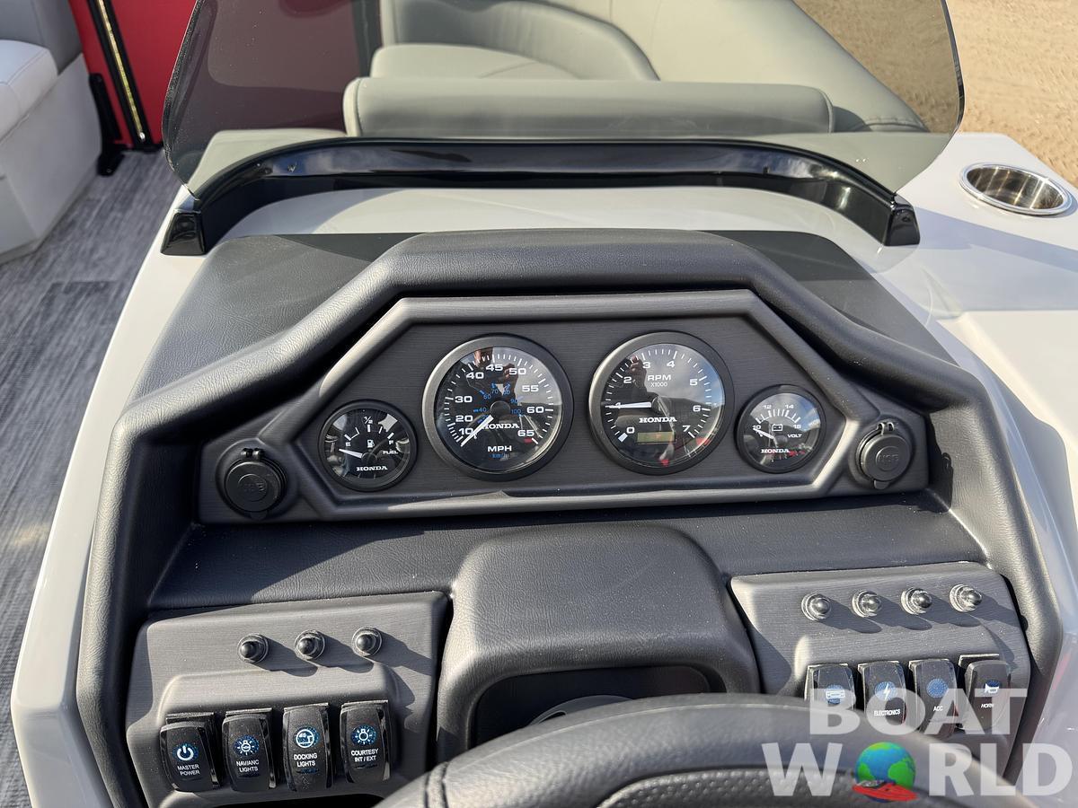 2026 Bentley Pontoons Legacy 200 Swingback