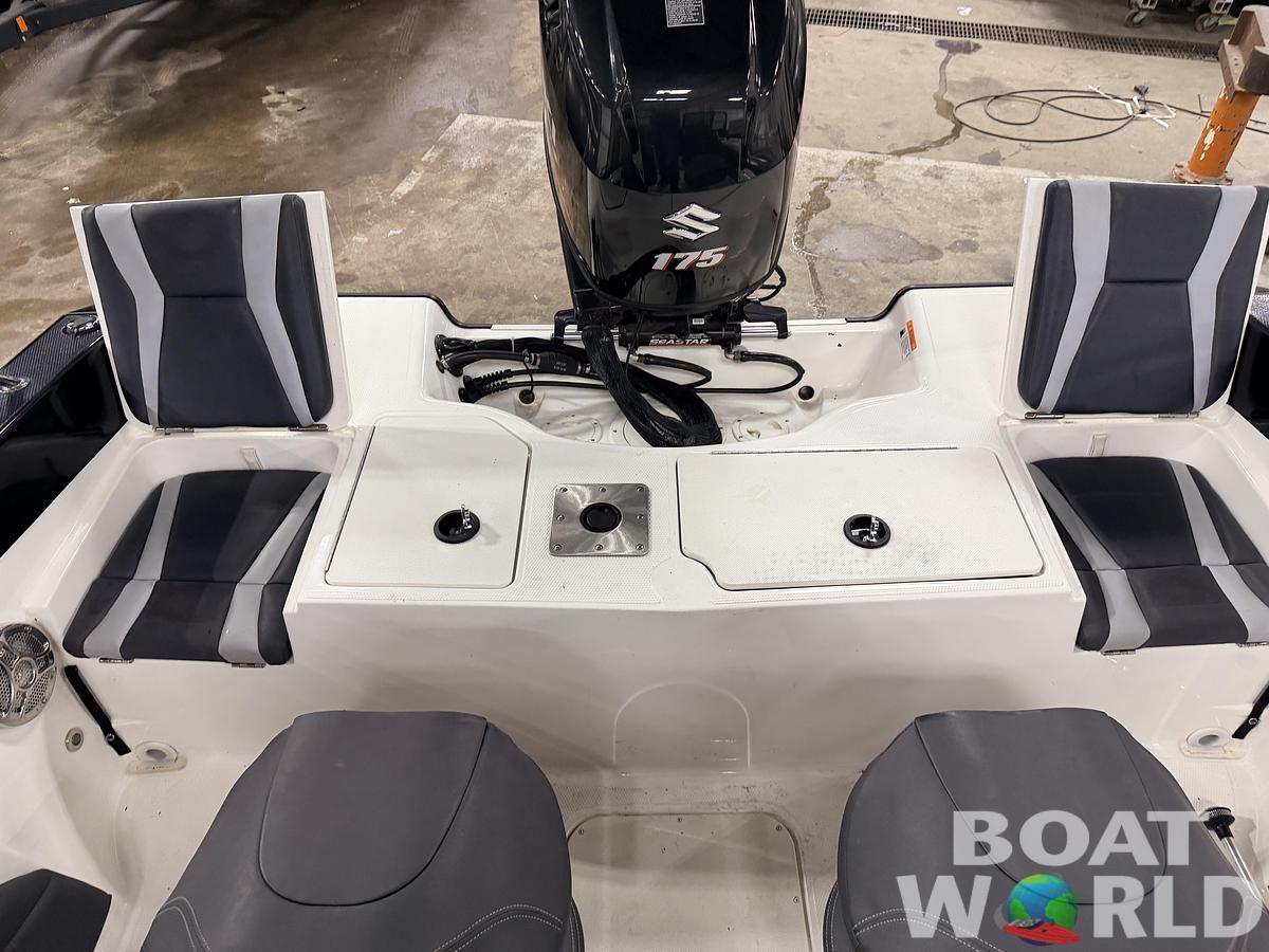 Used 2016 Larson FX 1850 DC Fiberglass Fishing Boat