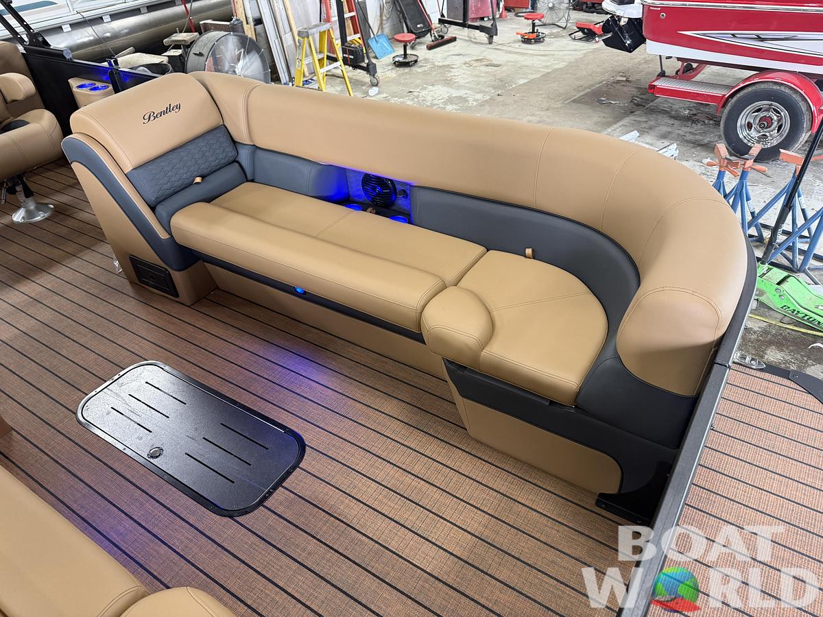 2026 Bentley 300HP Elite 253 Admiral Quad Lounge Tritoon $79995