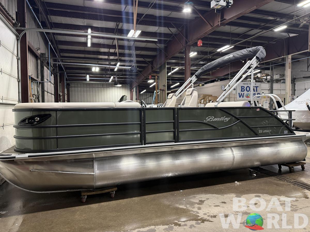 2026 Bentley Pontoons Legacy 220 Swingback