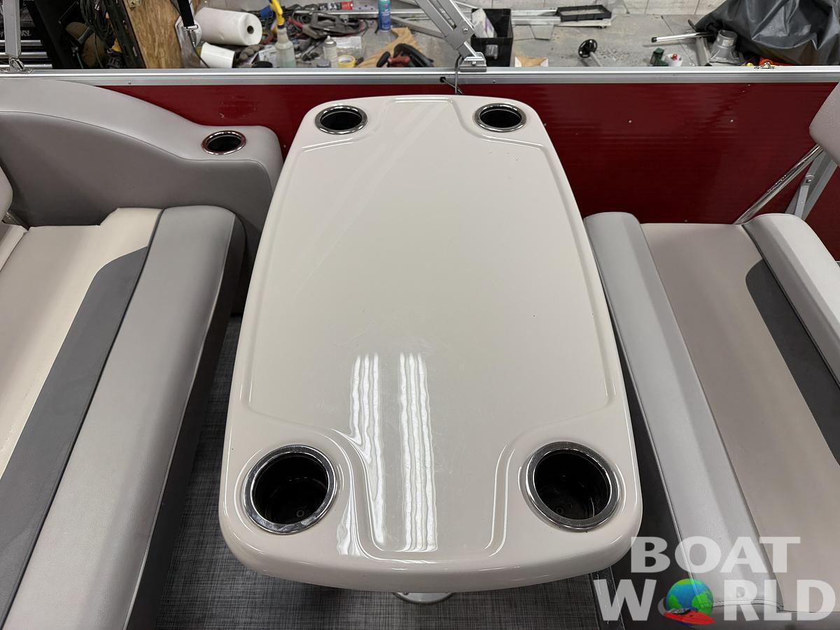 Used 2021 Princecraft Vectra 23 RL Dinette Swingback Pontoon & 115HP