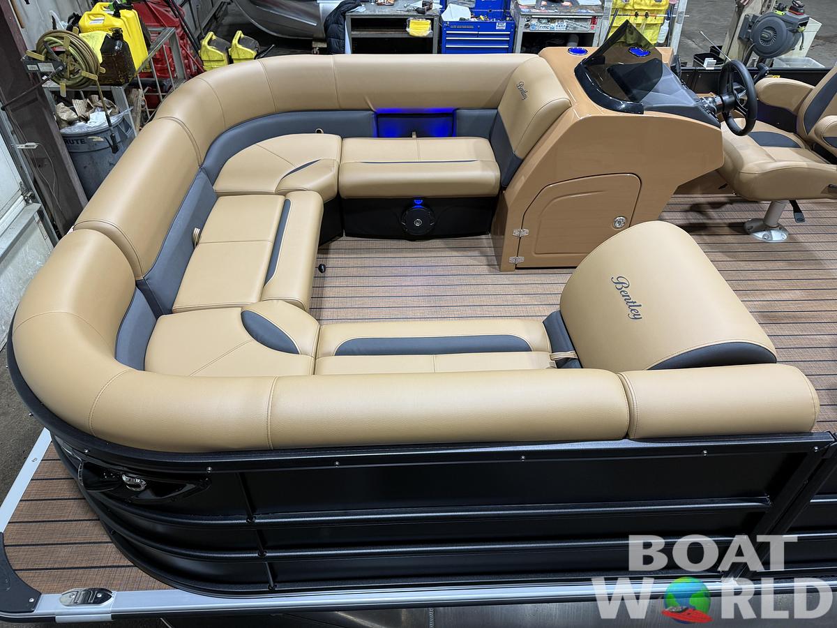 2026 Bentley Pontoons Legacy 220 Navigator Quad Lounge