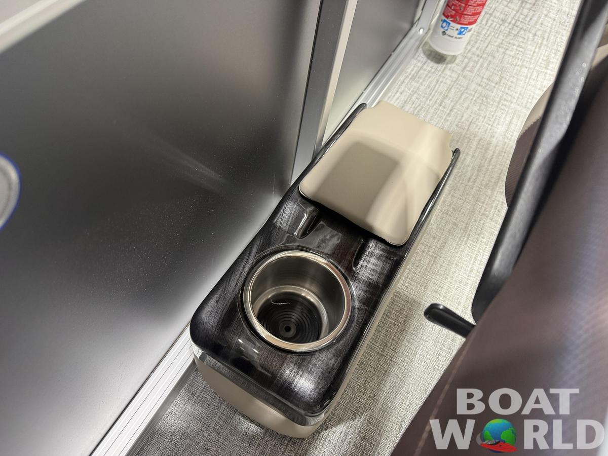 2026 Tahoe Sport VRB 2385 Swingback & 4-Stroke $34995