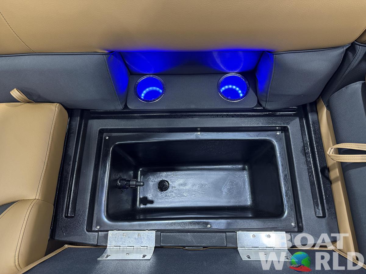 2026 Bentley Legacy 223 Navigator Quad Lounge Tritoon