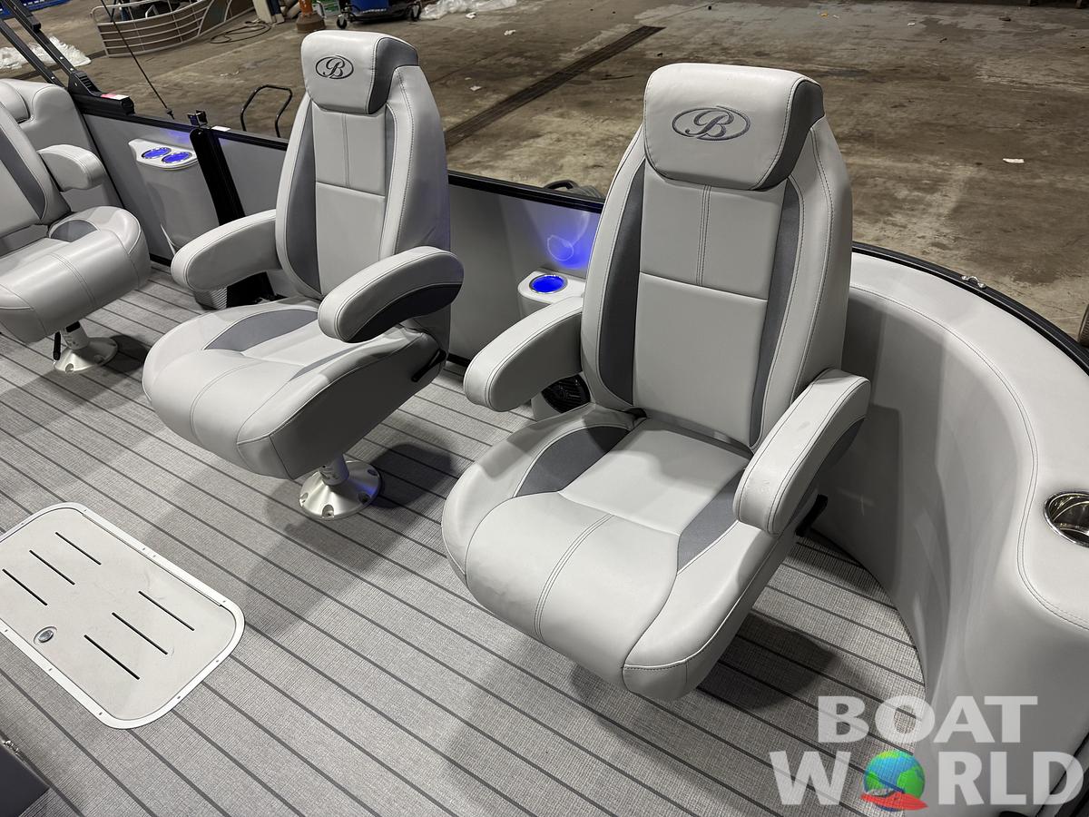 Used 2026 Bentley Pontoons Legacy 223 DL Quad Lounge Tritoon & 250HP