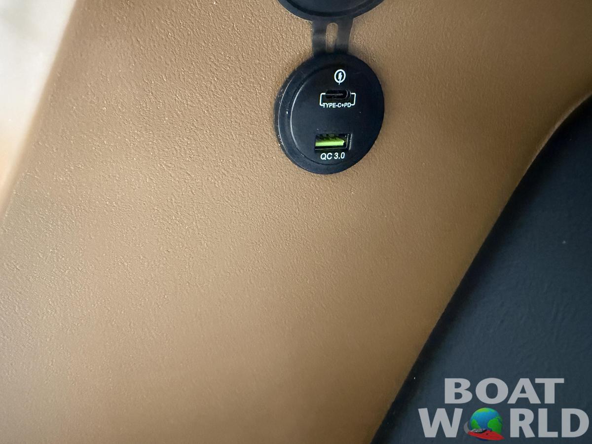 2026 Tahoe Pontoons LTZ 2385 Quad Lounge 