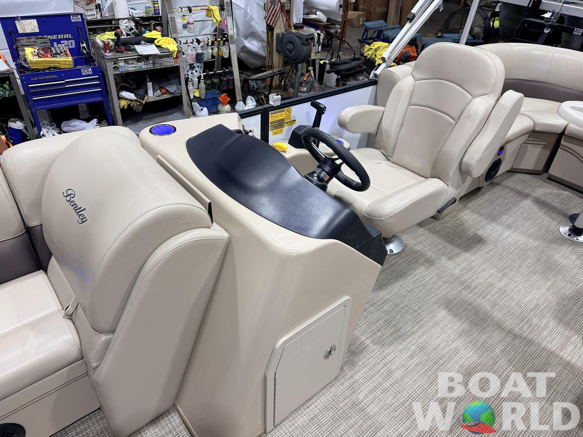 Used 2022 Bentley Pontoons Legacy 200 Navigator Quad Lounge & 100HP Honda 4Stroke -$34,995