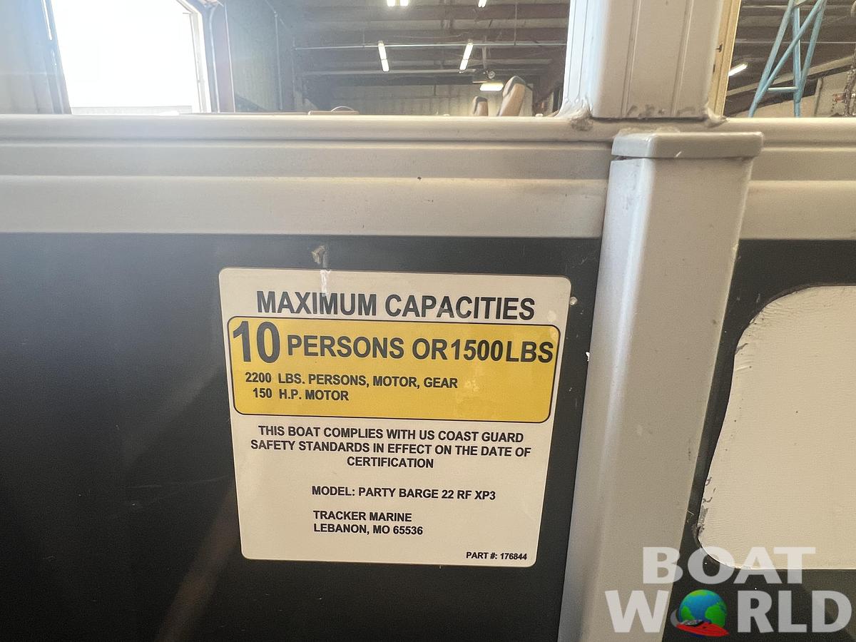 Used 2016 Sun Tracker Party Barge 22 DLX XP3 Tritoon & 150HP Mercury 4Stroke