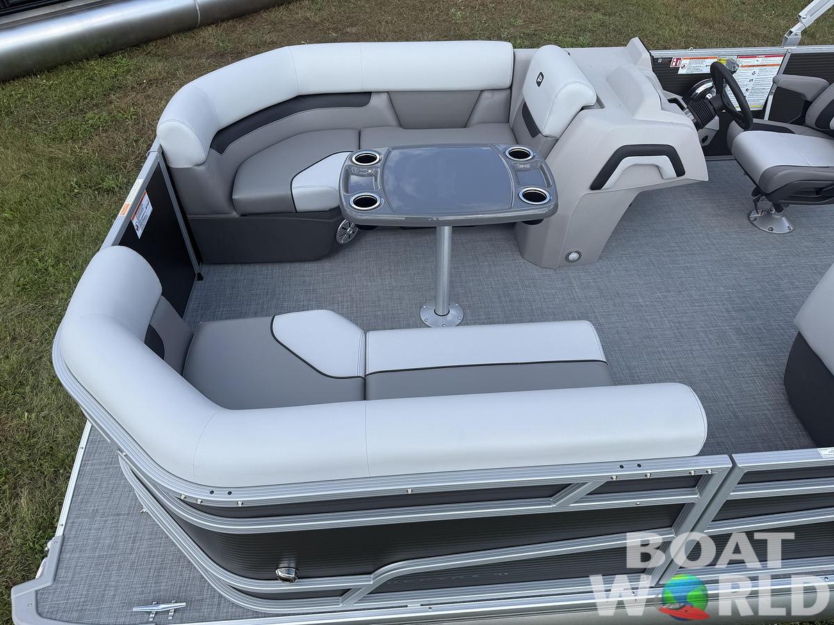 2026 Princecraft Vectra 21 RL Swingback Lounge Pontoon & Mercury 4-Stroke EFI