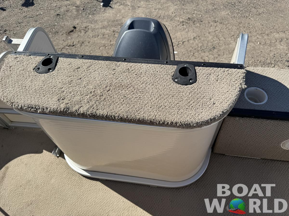 Used 2004 Sweetwater 2222 DF Pontoon