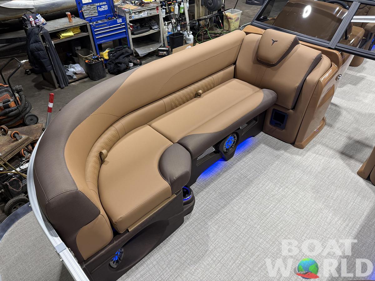 2026 Tahoe Pontoons LTZ 2385 Elite Windshield Tritoon 