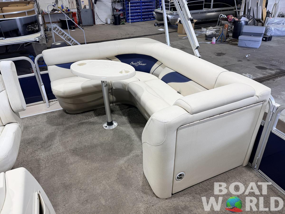 Used 2015 SunChaser 8520 Classic Cruise & 30HP Mercury 4Stroke EFI -$14,995