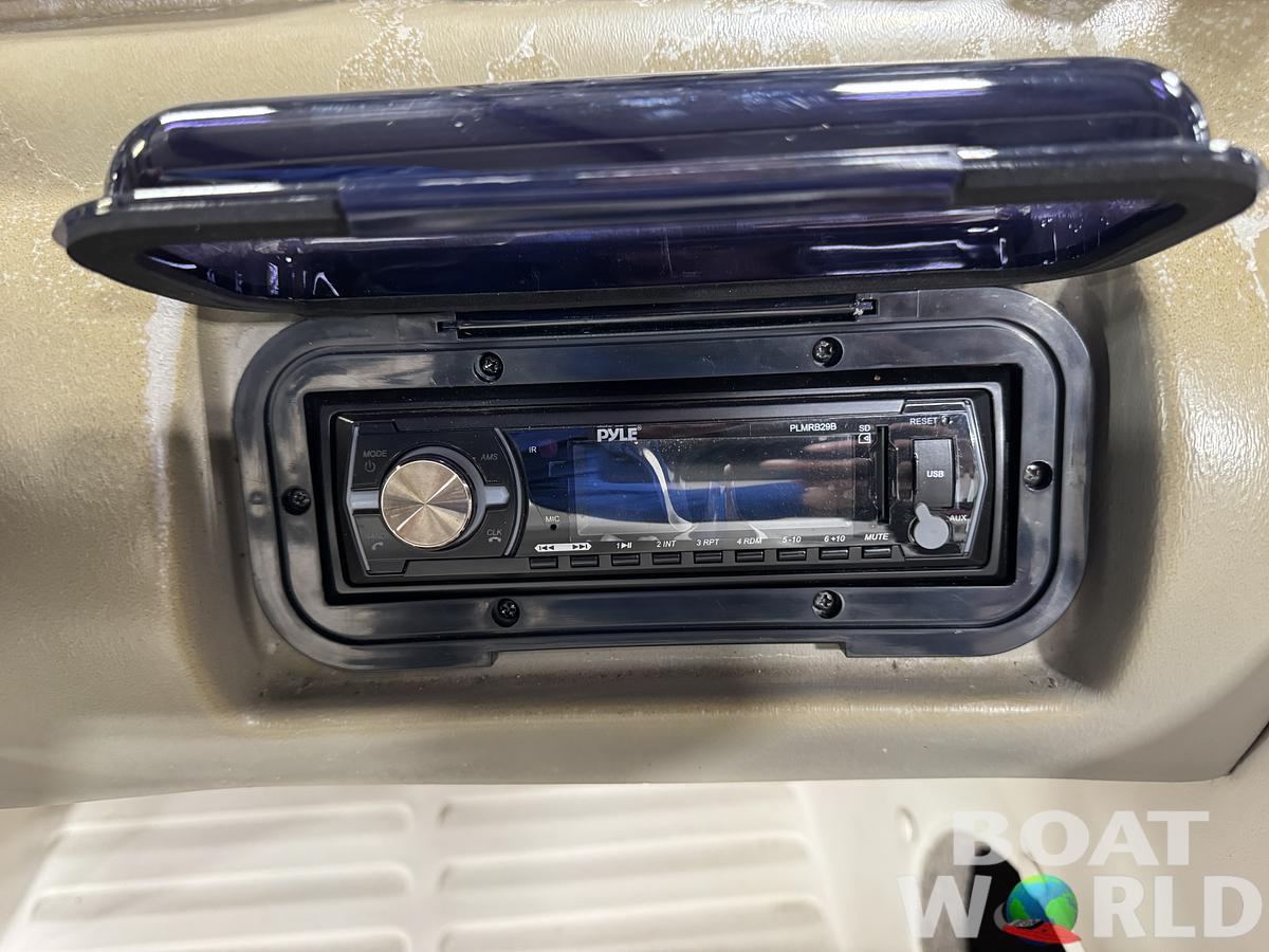 Used 2006 Crestliner  2085 Sport Classic Pontoon