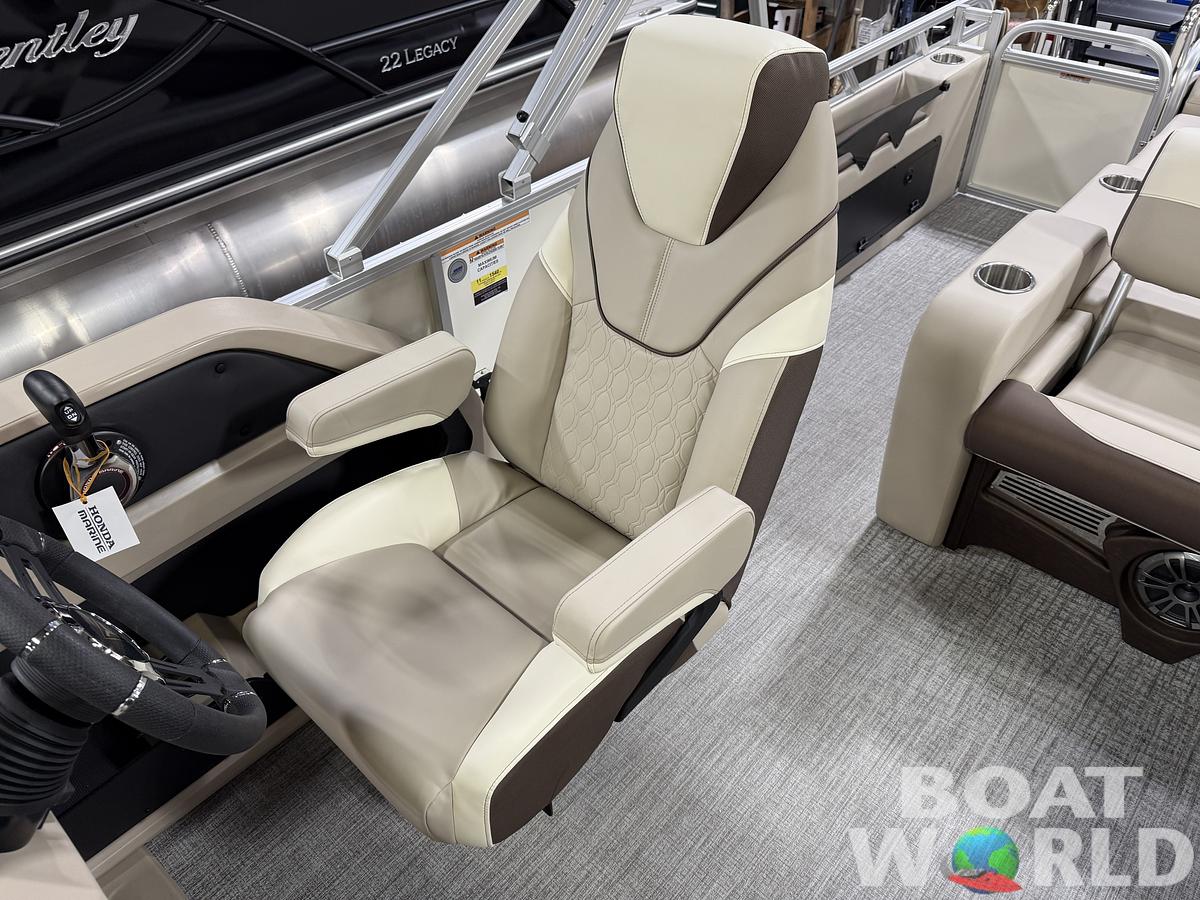 2025 Tahoe Pontoons LTZ 2385 Swingback (VRL) & Honda 4-Stroke EFI