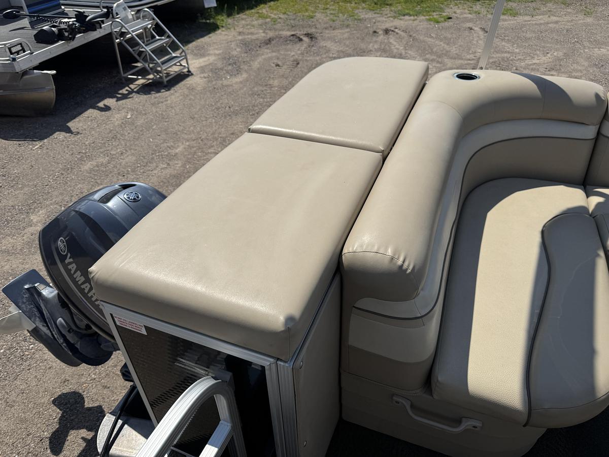 Used 2013 Bennington 17SF