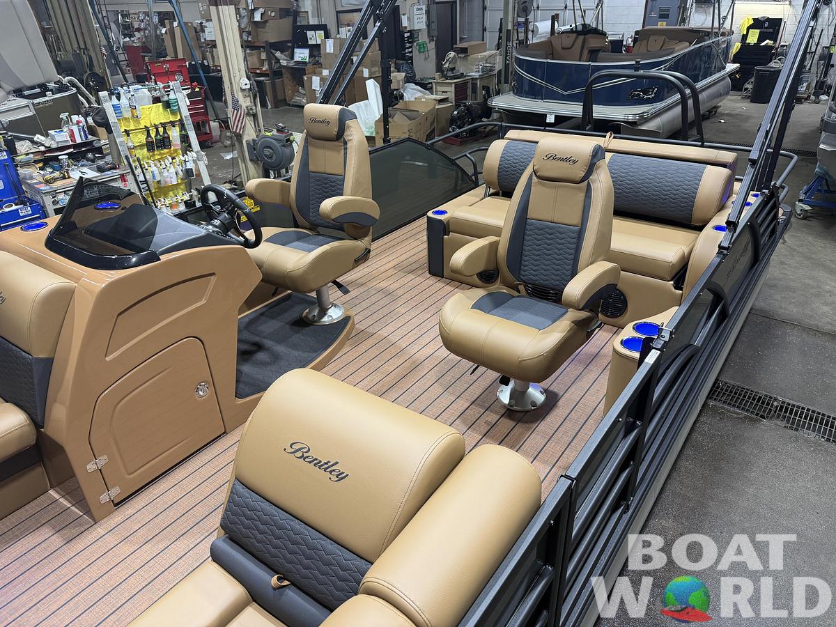 2026 Bentley Pontoons Elite 223 Swingback Tritoon & 200HP 