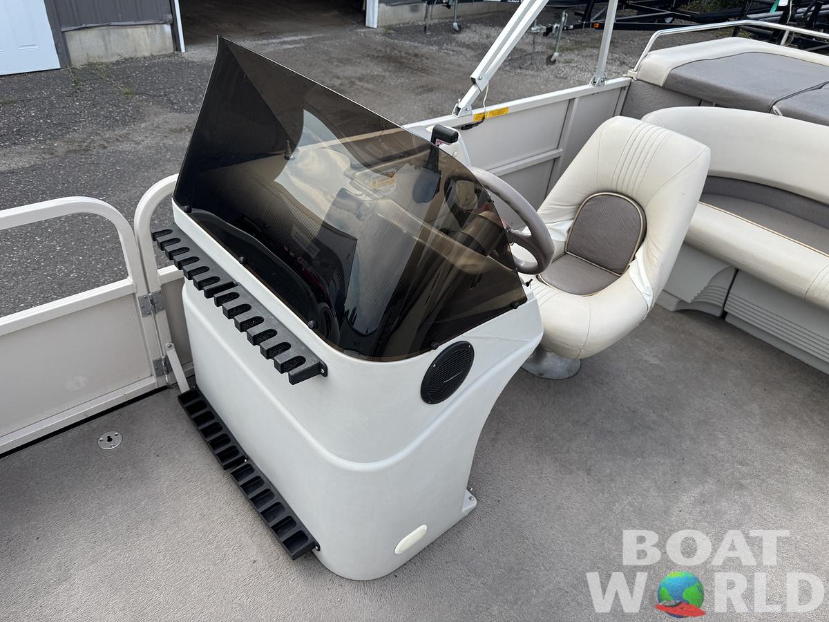 Used 1999 Crestliner 2485 LSI