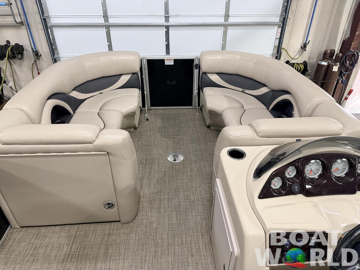 Used 2016 Sylvan Mirage 822 LZ & 50HP Yamaha 4Stroke - $21,995