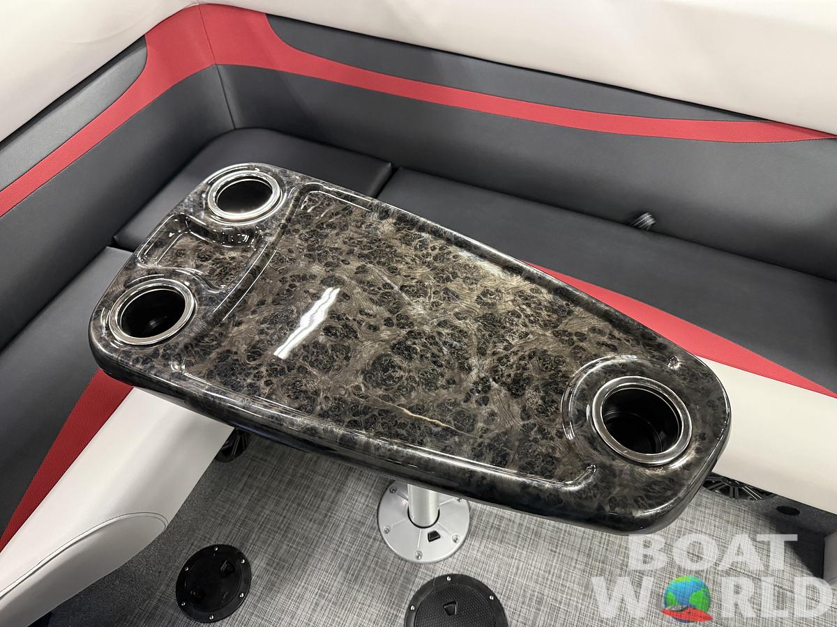 2024 Princecraft Ventura 224 Deckboat 