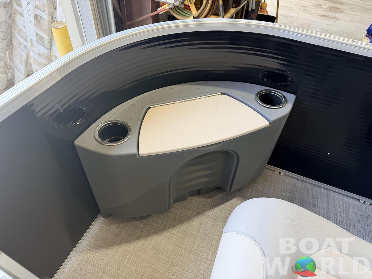 Used 2021 Princecraft 21 Sportfisher 2RS Pontoon & 90HP Mercury 4-Stroke -$27,995