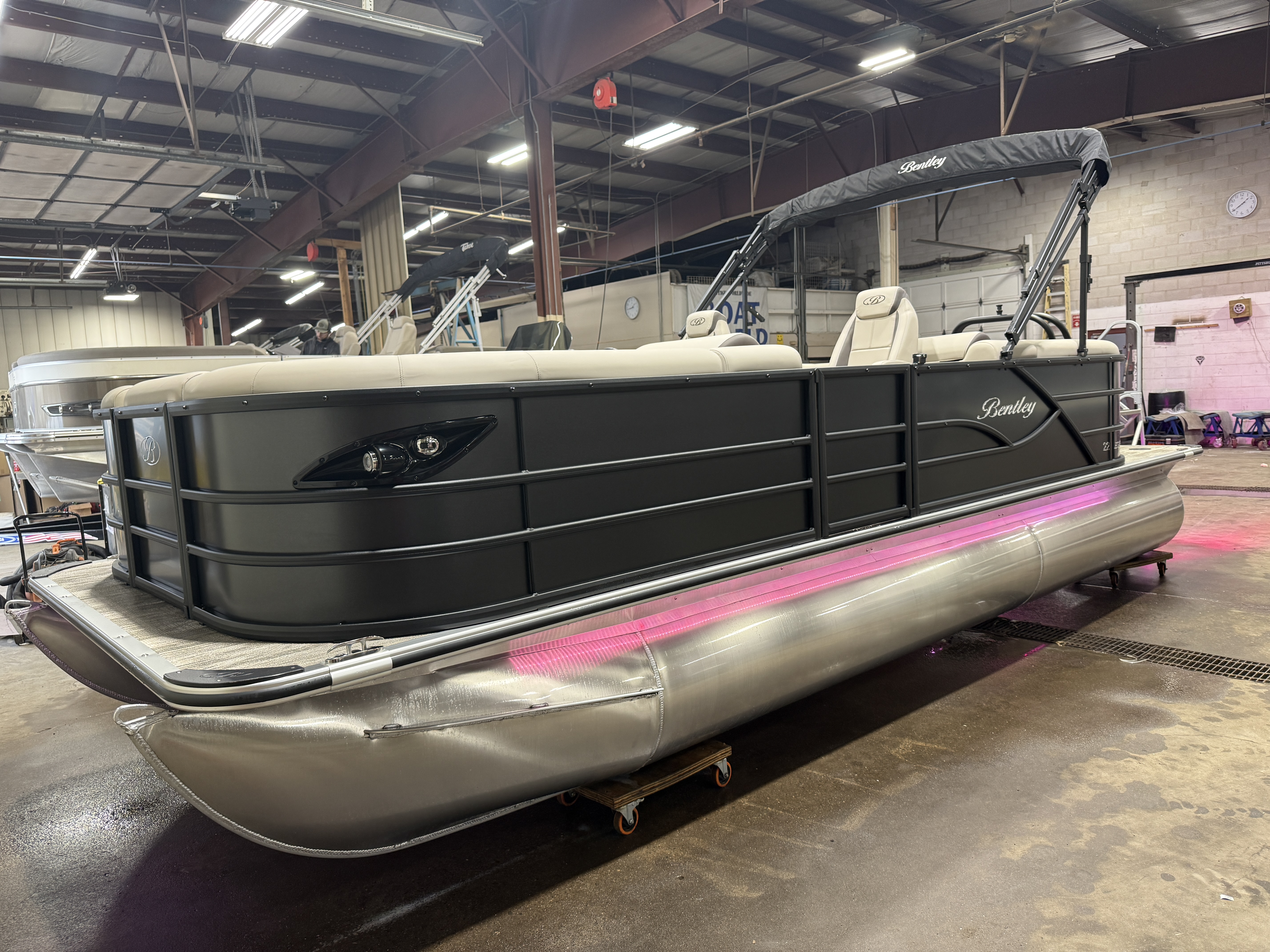 2027 Bentley Legacy 220 Navigator Quad Lounge Pontoon $42995