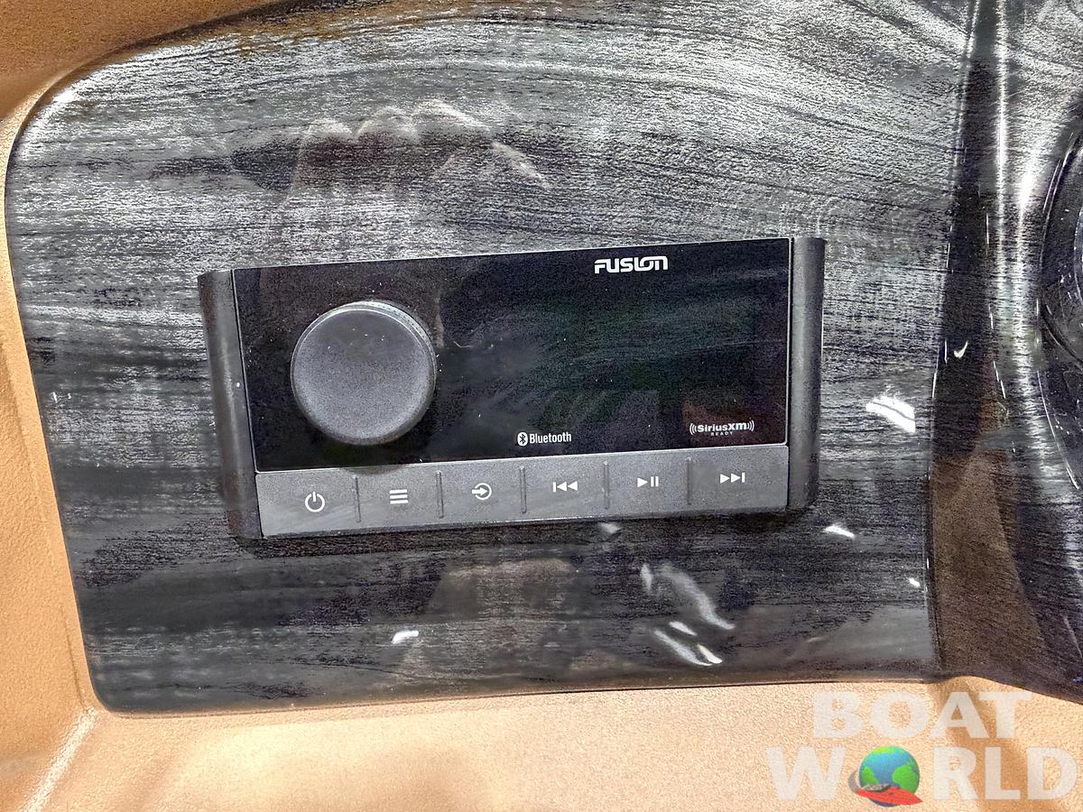 2026 Tahoe Pontoons LTZ 2385 (CRB) Cruise Rear Bench Tritoon 