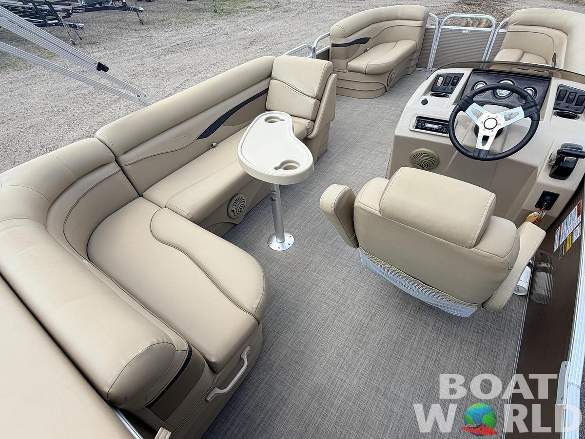 Used 2017 Bennington 208 SL & 50HP Yamaha 4Stroke -$24,995