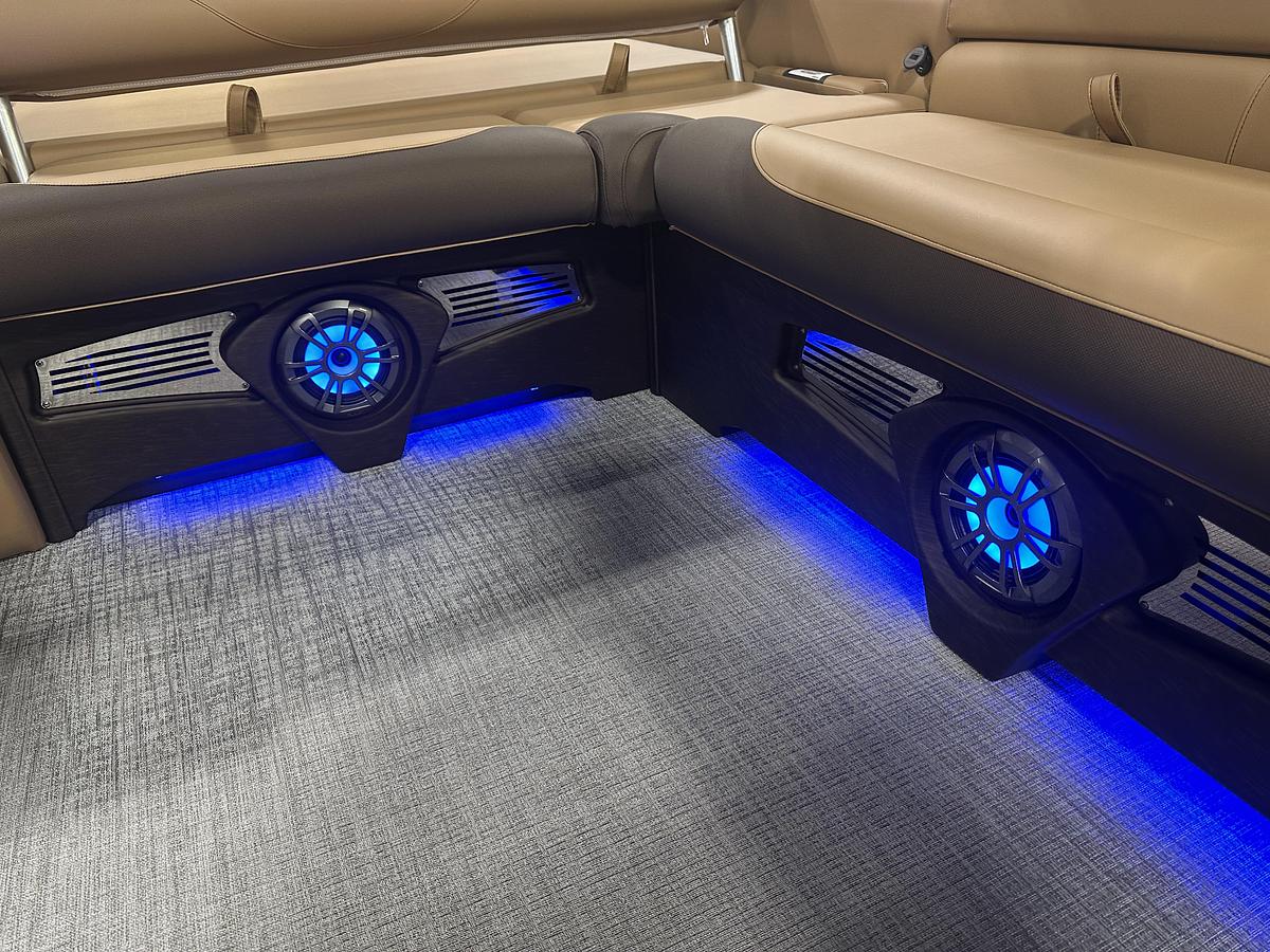 2025 Tahoe Pontoons LTZ 2385 Swingback (VRB) Windshield Tritoon & Honda 4-Stroke EFI