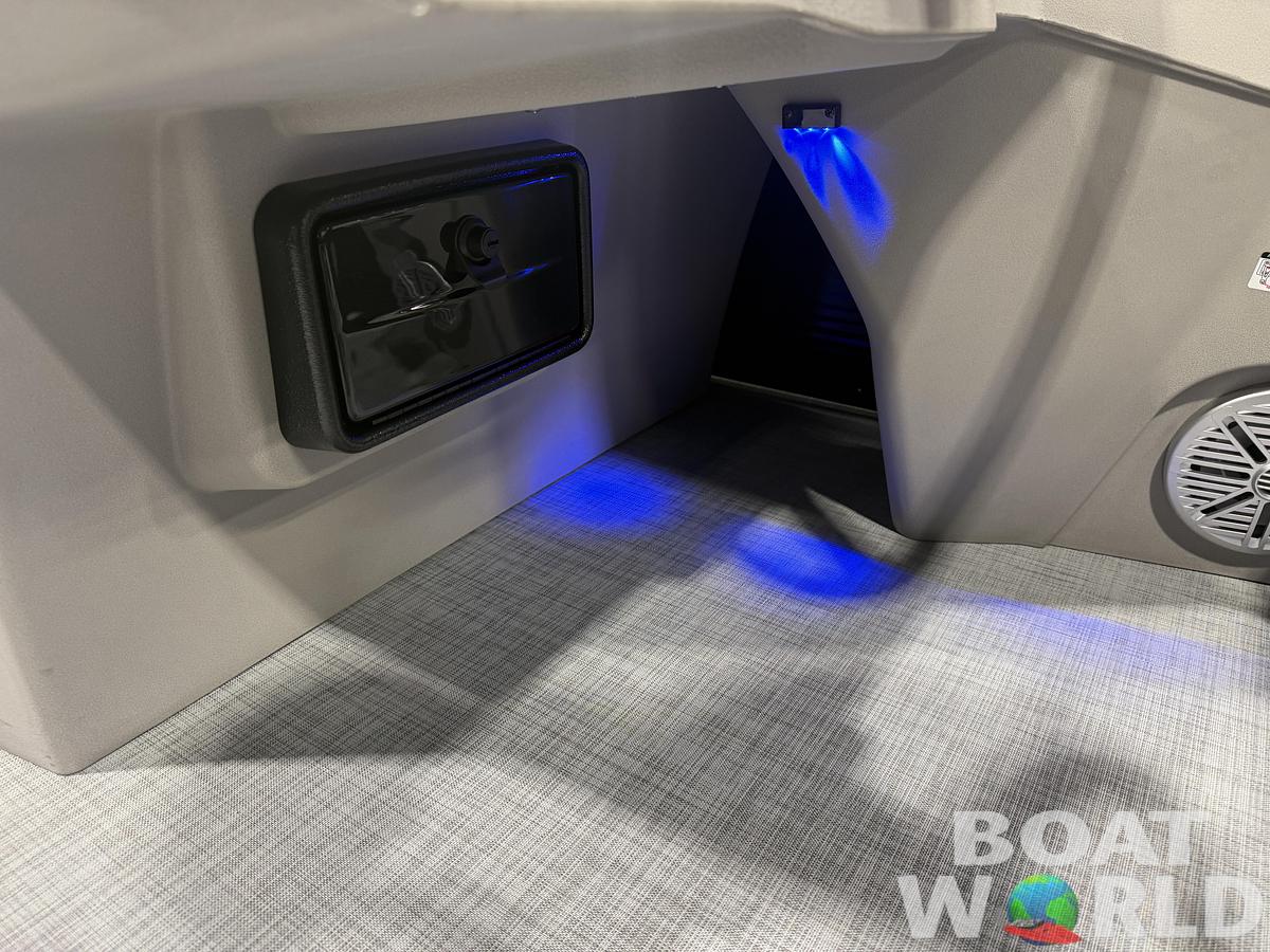 2026 Princecraft Vectra 23 RL SS Swingback Pontoon 