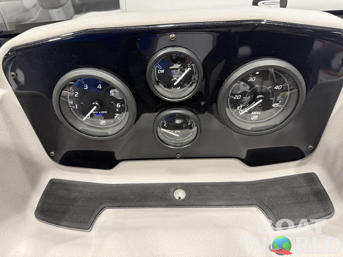 2026 Princecraft Vectra 21 RL Swingback Lounge $31995