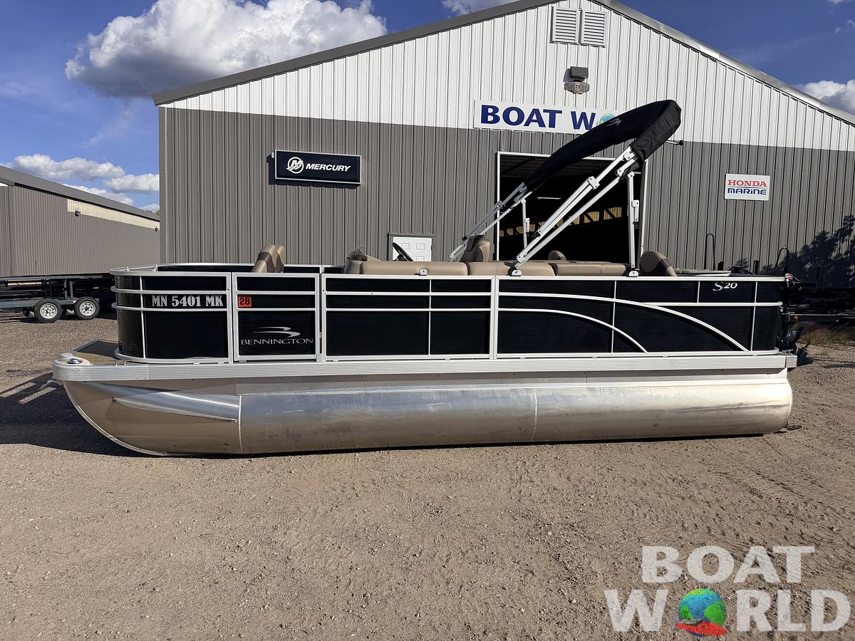 Used 2023 Bennington S20 F & 70HP Suzuki 4Stroke -$27,995
