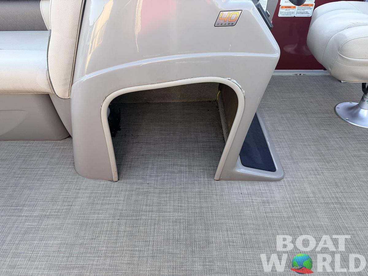Used 2023 Sun Tracker Party Barge 20 DLX & 90HP Mercury 4Stroke -$27,995
