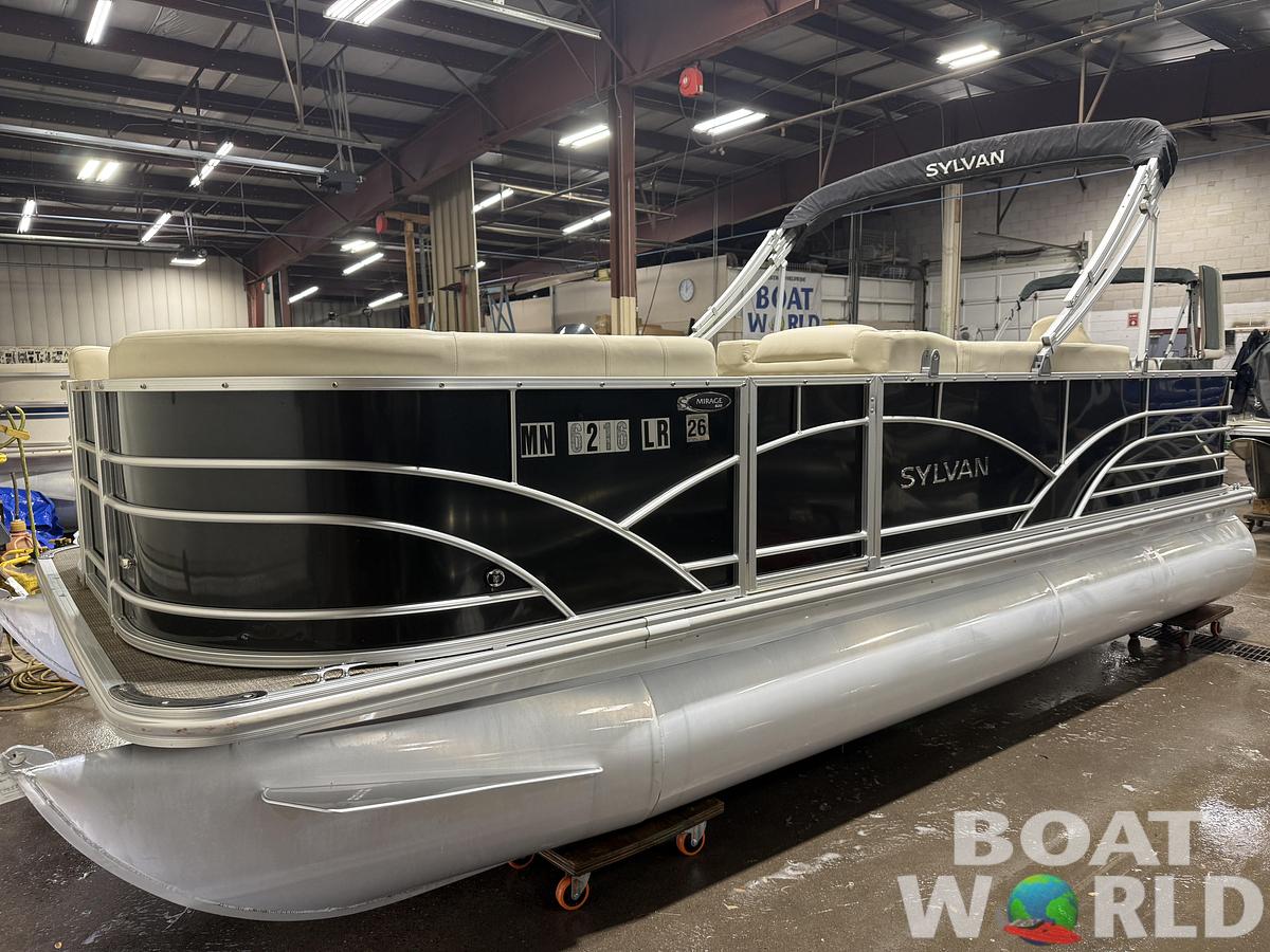 Used 2017 Sylvan 820 Fish & Cruise Pontoon