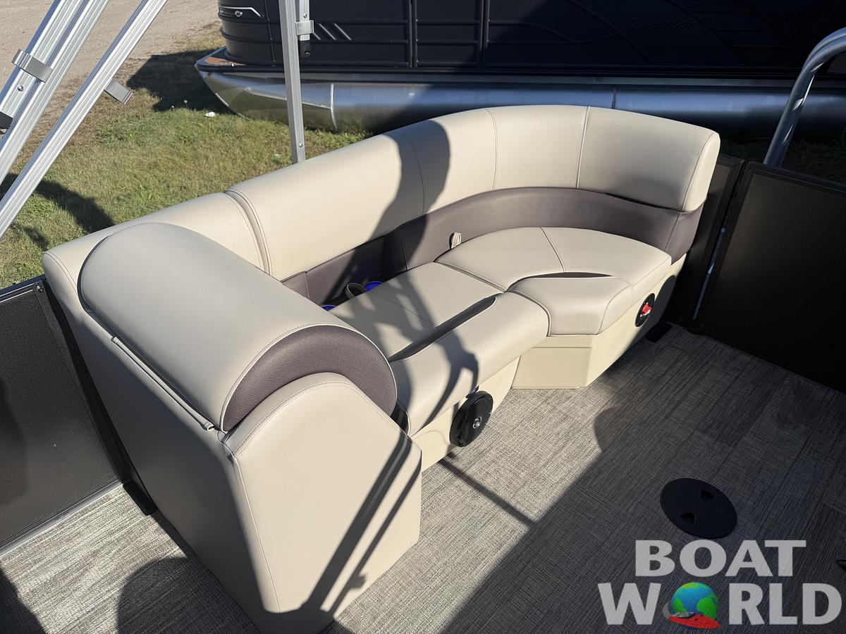 2026 Bentley Pontoons Legacy 220 Navigator DL Quad Lounge
