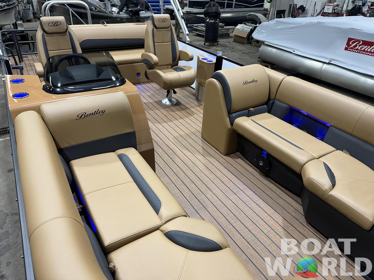 2026 Bentley Pontoons Legacy 220 Swingback