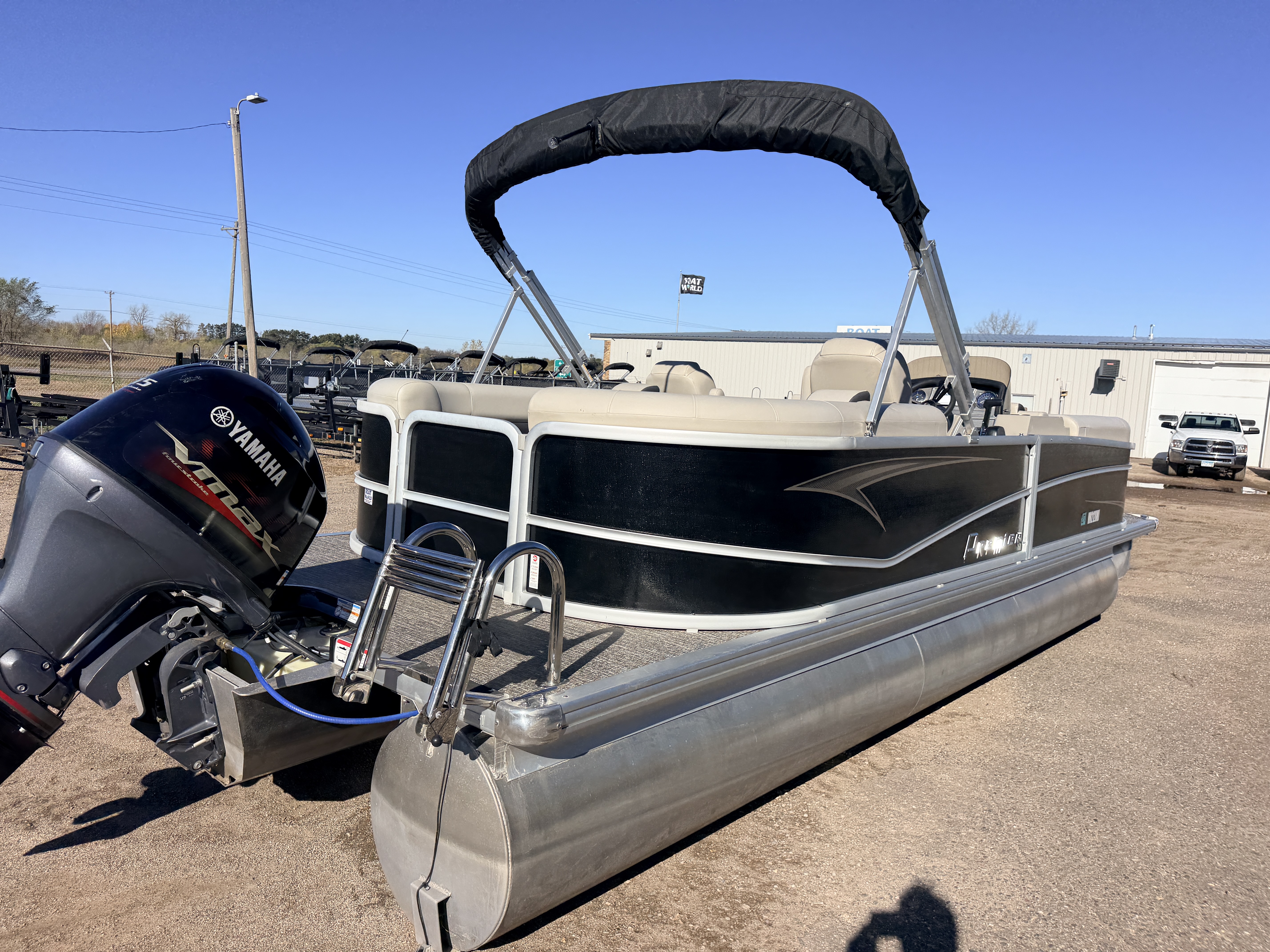Used 2022 Premier 230 SunSpree RF & 116HP Yamaha 4Stroke -$34,995
