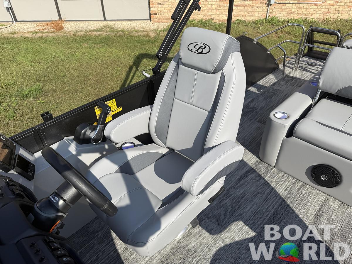 2026 Bentley Pontoons Legacy 223 Swingback Tritoon & Honda 4-Stroke EFI