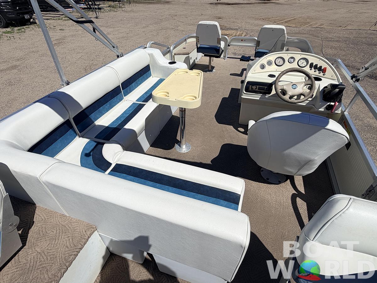 Used 2001 Lowe SunCruiser Trinidad 204 & 50HP Mercury 4Stroke -$11,995