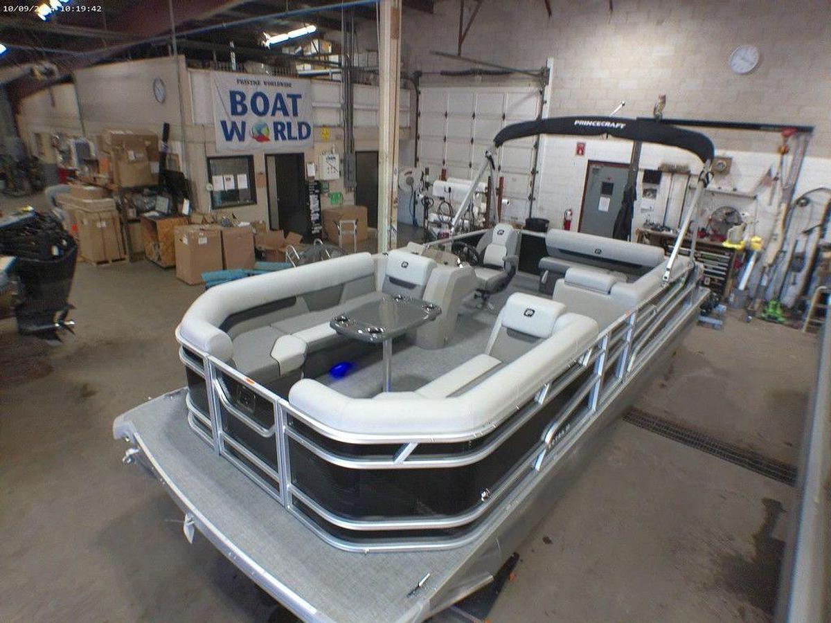 2025 Princecraft Vectra 23 RL Swingback Lounge Pontoon & Mercury 4-Stroke EFI