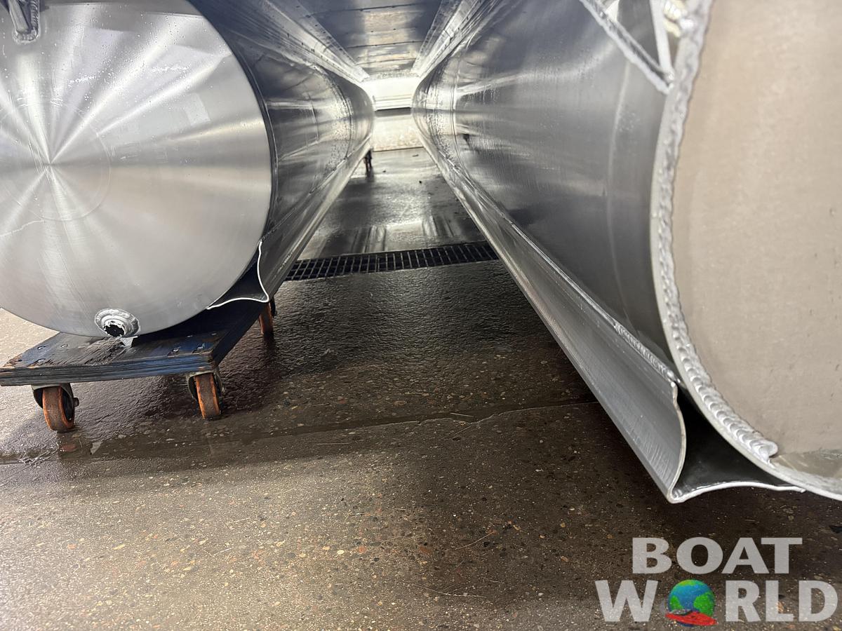 2026 Tahoe Pontoons LTZ 2385 Quad Lounge Tritoon