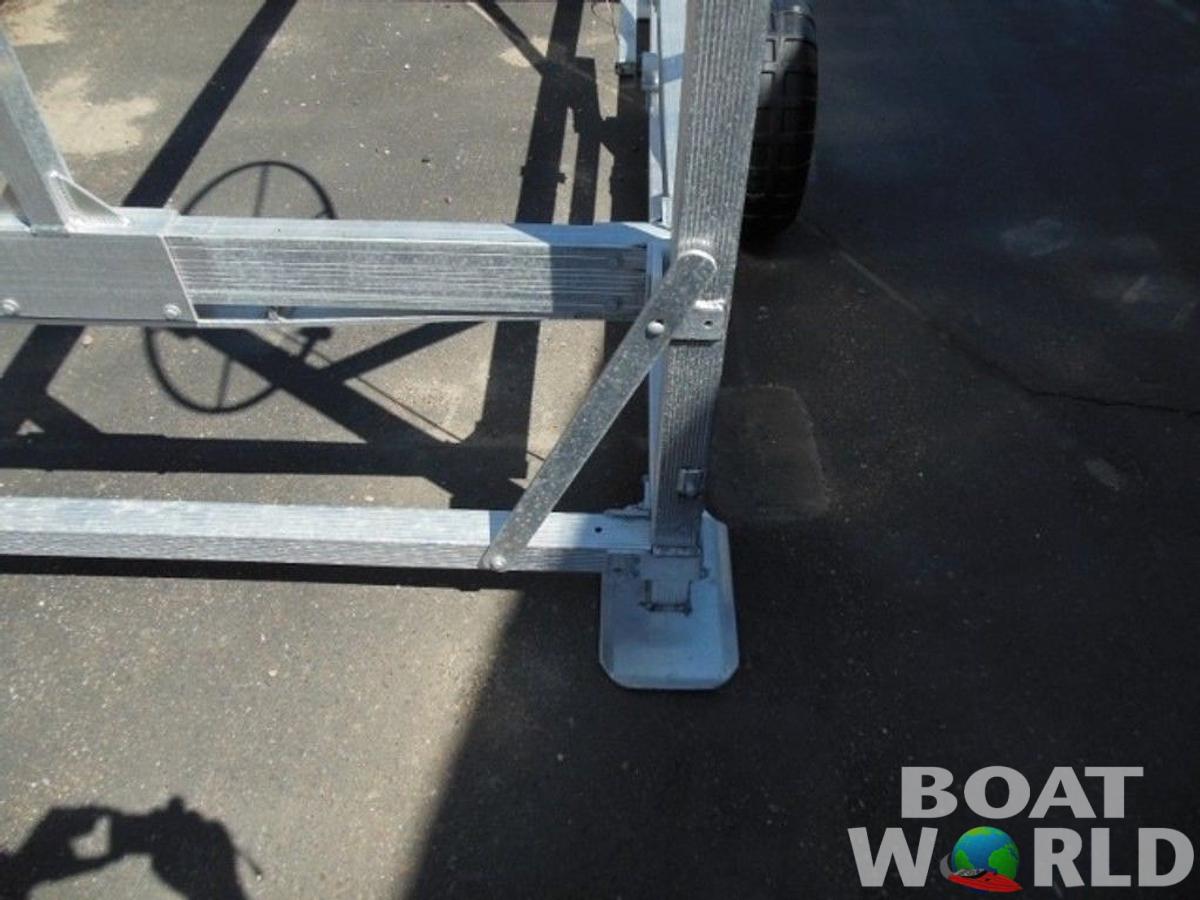 4000# Pontoon & Boat Lift 120" Wide with 26' or larger Canopy