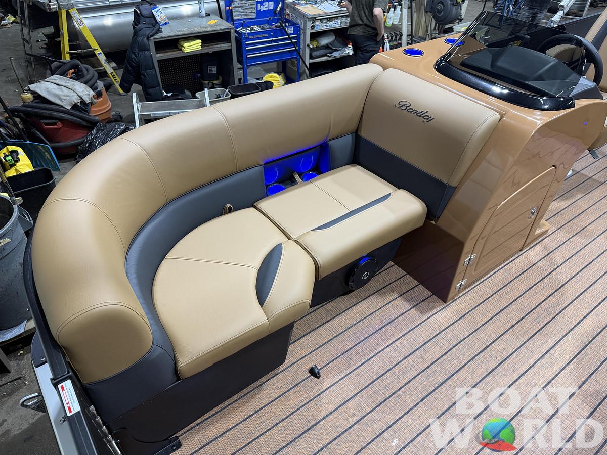 2026 Bentley Legacy 200 Swingback Pontoon $40995