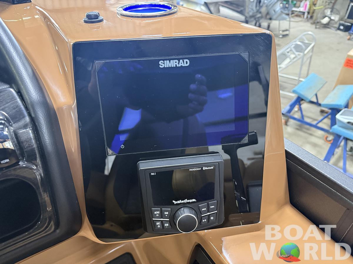 2026 Bentley Pontoons Elite 223 Admiral Quad Lounge Tritoon