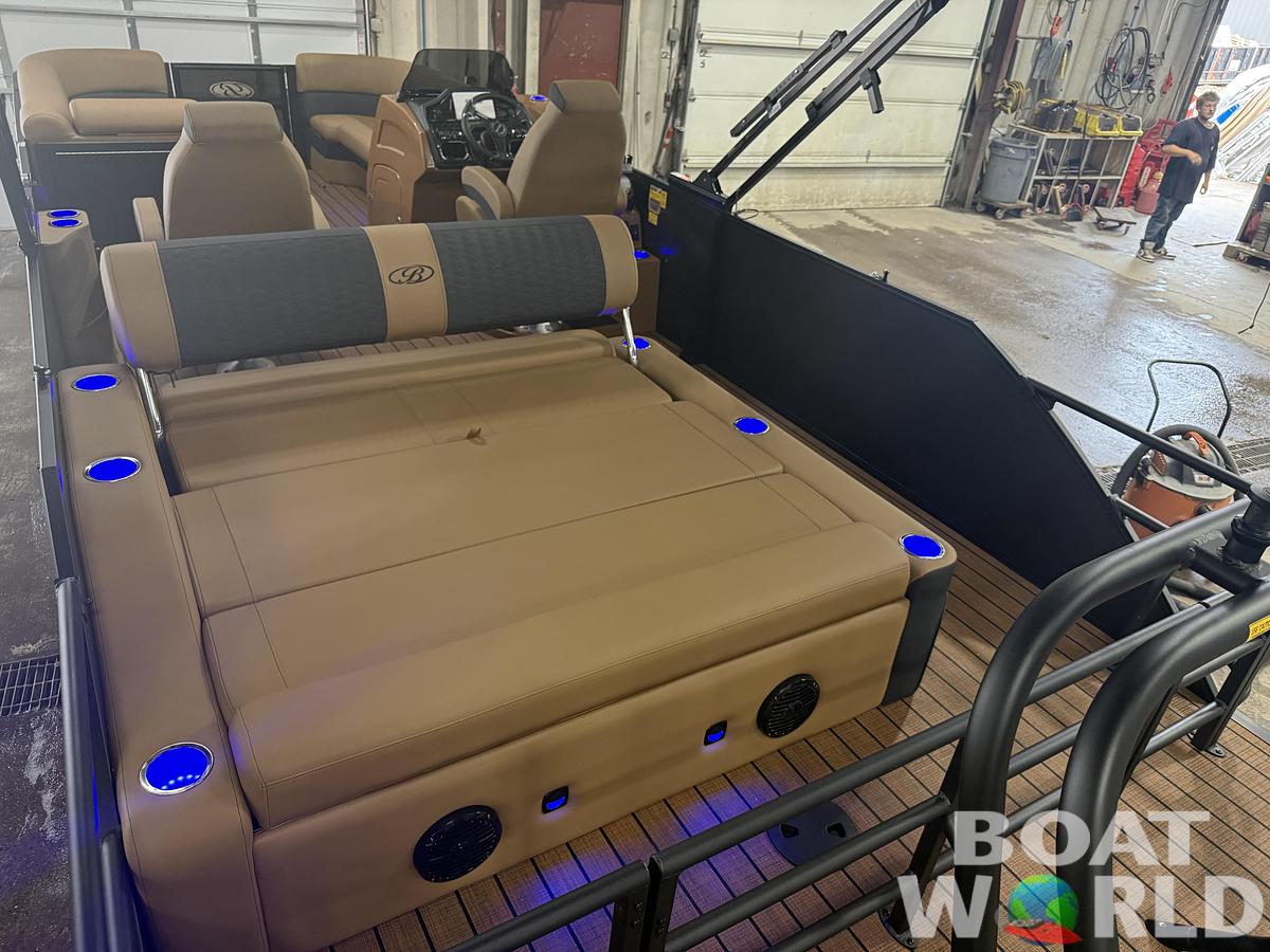 2027 Bentley 300HP Elite 253 Swingback Tritoon $79,995